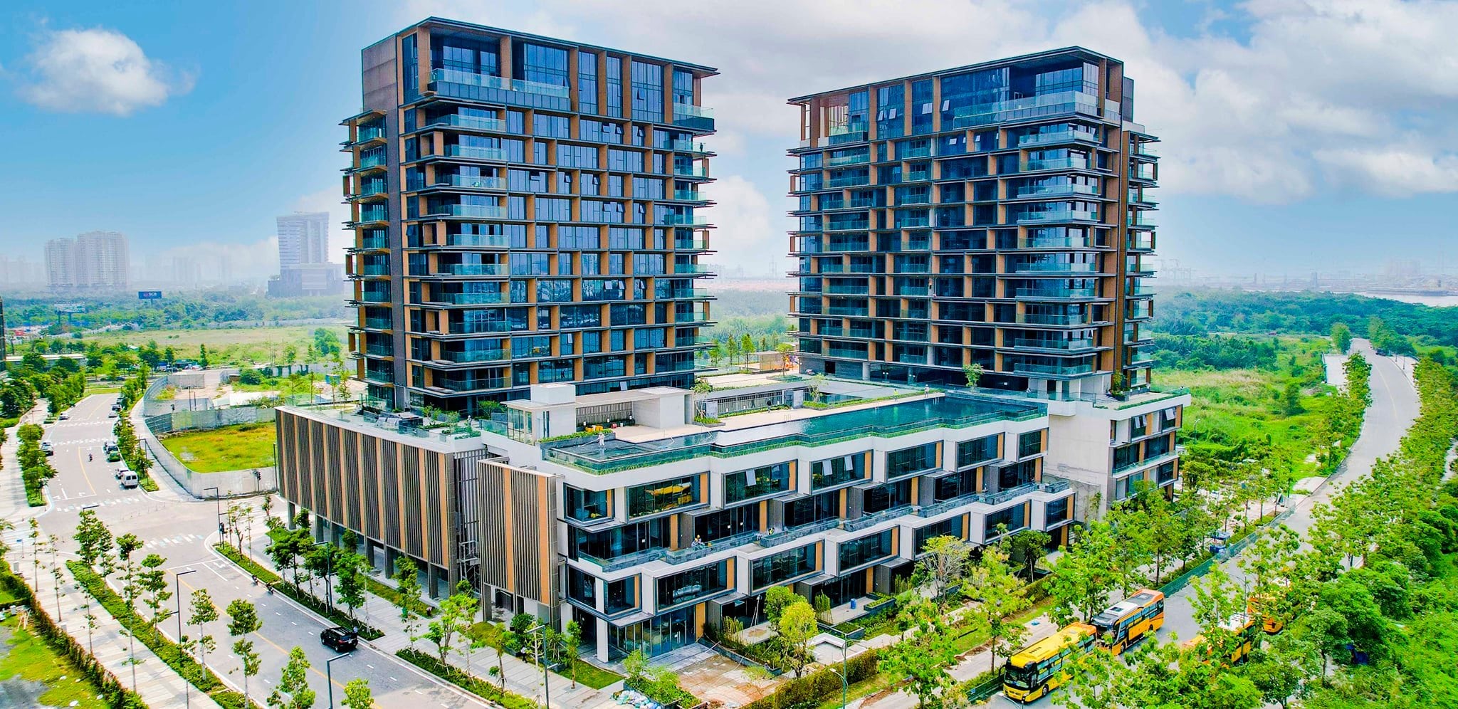 Ảnh thực tế hai tháp Cove · Empire City